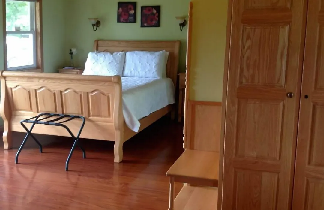 Garden Gate Get-A-Way Bed & Breakfast-1